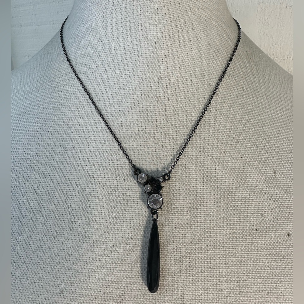 Dainty elegant black chain necklace with rhinestones - Picture 4 of 7